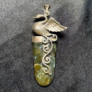 Solid sterling silver and labradorite pendant